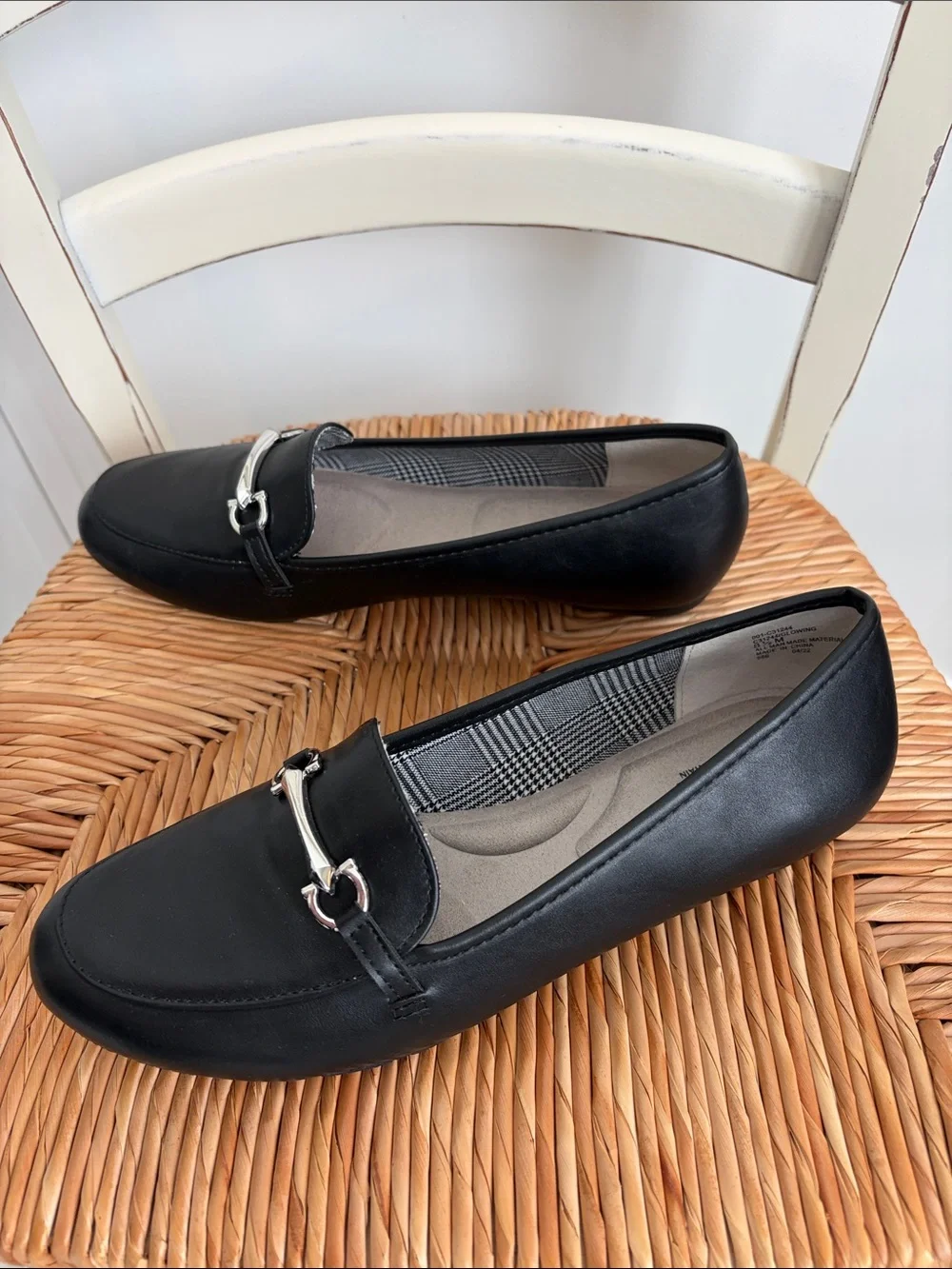 Cliffs by WHITE MOUNTAIN Black Women’s Loafers with Silver Accent 8.5 Me